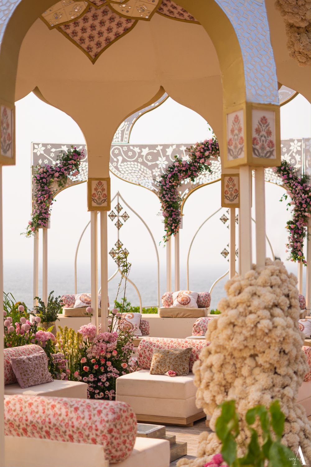 Ocean-view wedding lounge