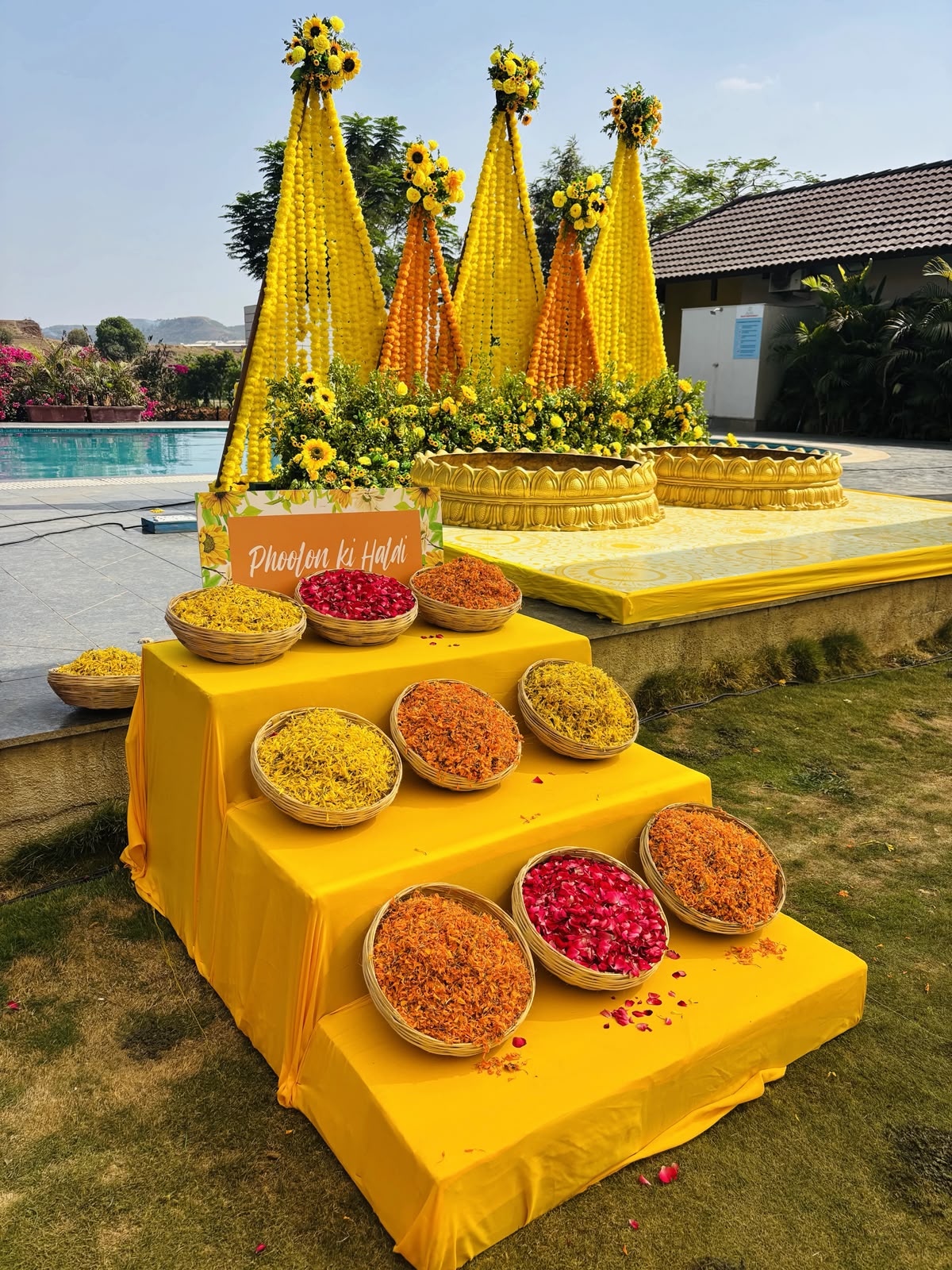 Phoolon ki Haldi setup